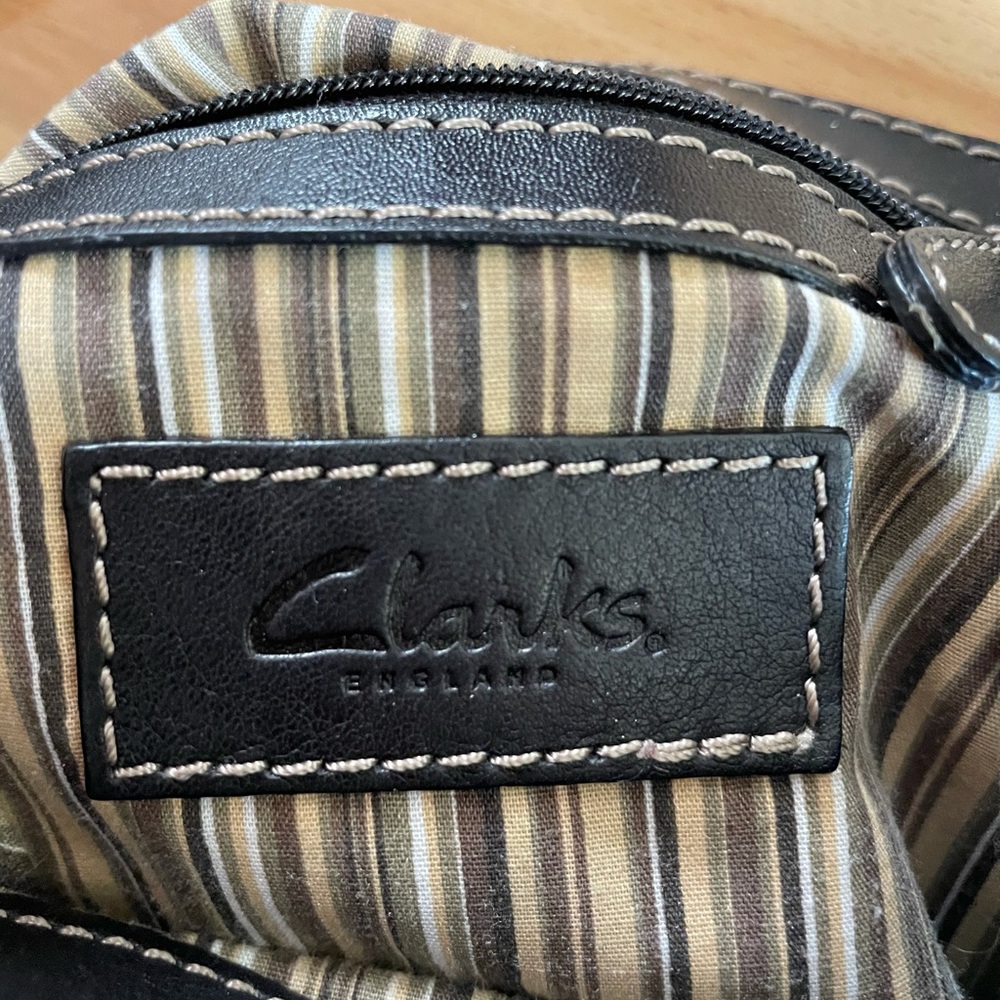 Vintage Clarks Black Leather Crossbody Bag - Picture 8 of 10